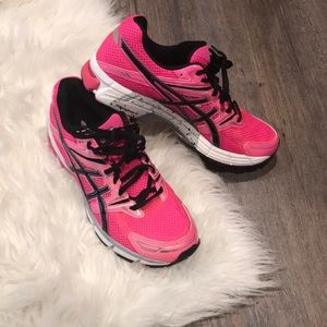 ASICS size 9 Breast Cancer sneakers GUC